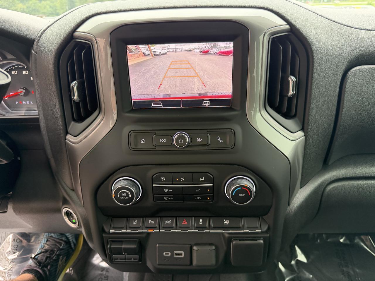Chevrolet Silverado 2500HD 4WD Crew Cab 159" Custom 2024