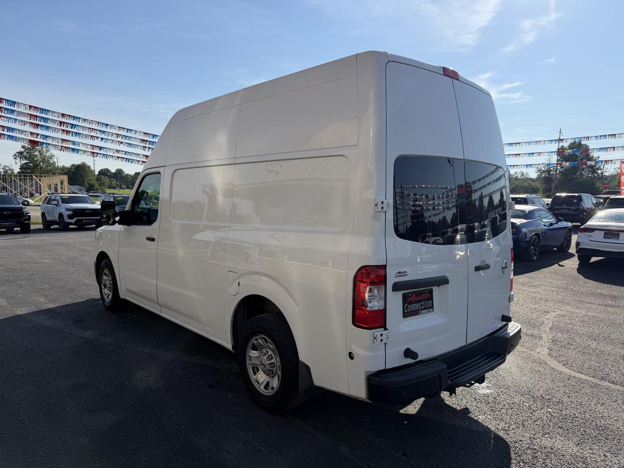 Nissan NV Cargo NV2500 HD High Roof V8 SV 2021
