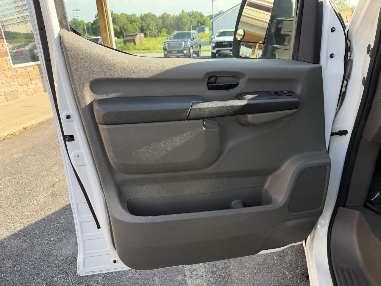 Nissan NV Cargo NV2500 HD High Roof V8 SV 2021