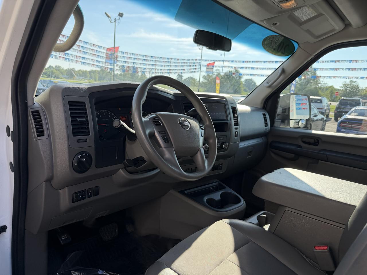 Nissan NV Cargo NV2500 HD High Roof V8 SV 2021