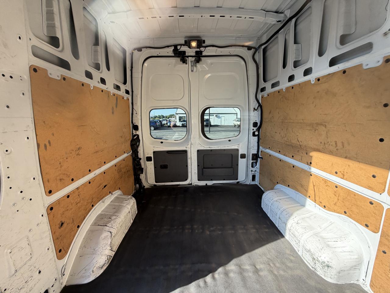 Nissan NV Cargo NV2500 HD High Roof V8 SV 2021