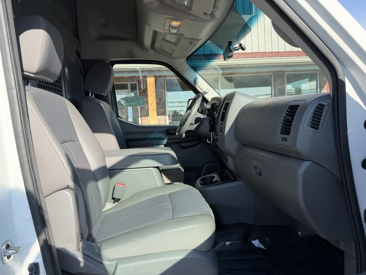 Nissan NV Cargo NV2500 HD High Roof V8 SV 2021