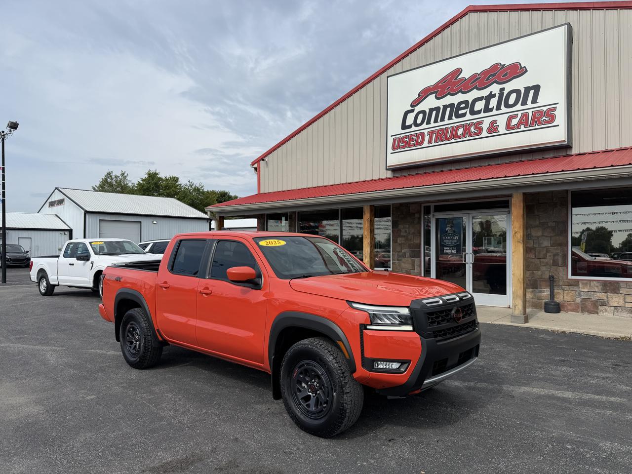 Nissan Frontier Crew Cab 4x4 PRO-4X 2025