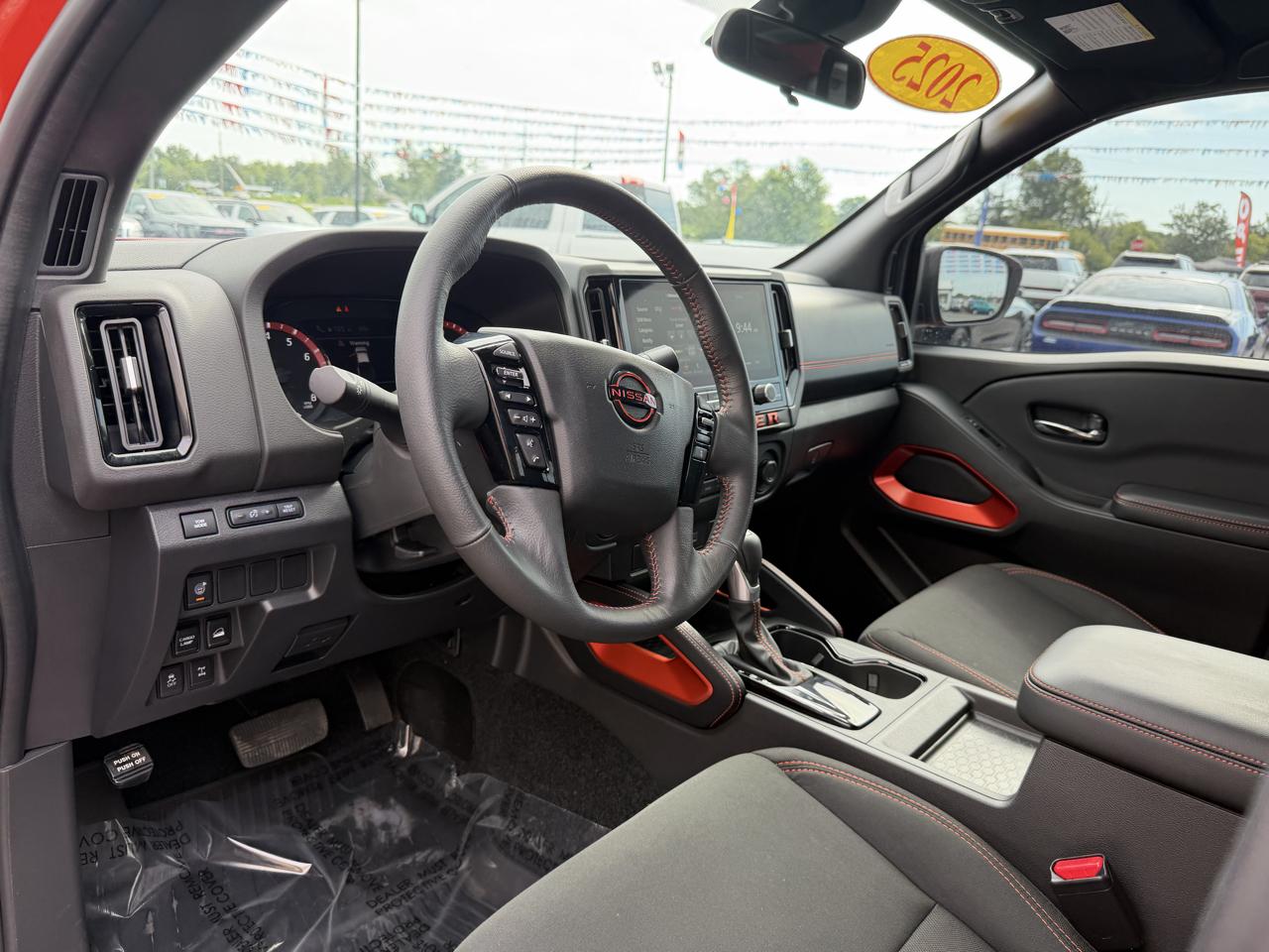 Nissan Frontier Crew Cab 4x4 PRO-4X 2025