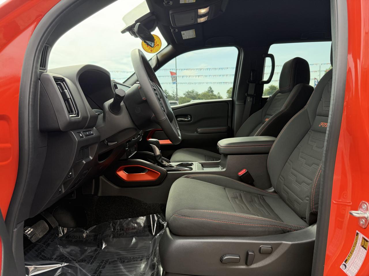 Nissan Frontier Crew Cab 4x4 PRO-4X 2025