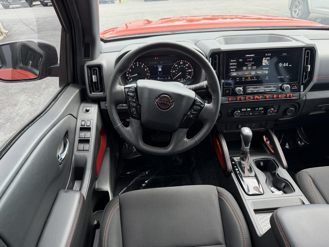 Nissan Frontier Crew Cab 4x4 PRO-4X 2025