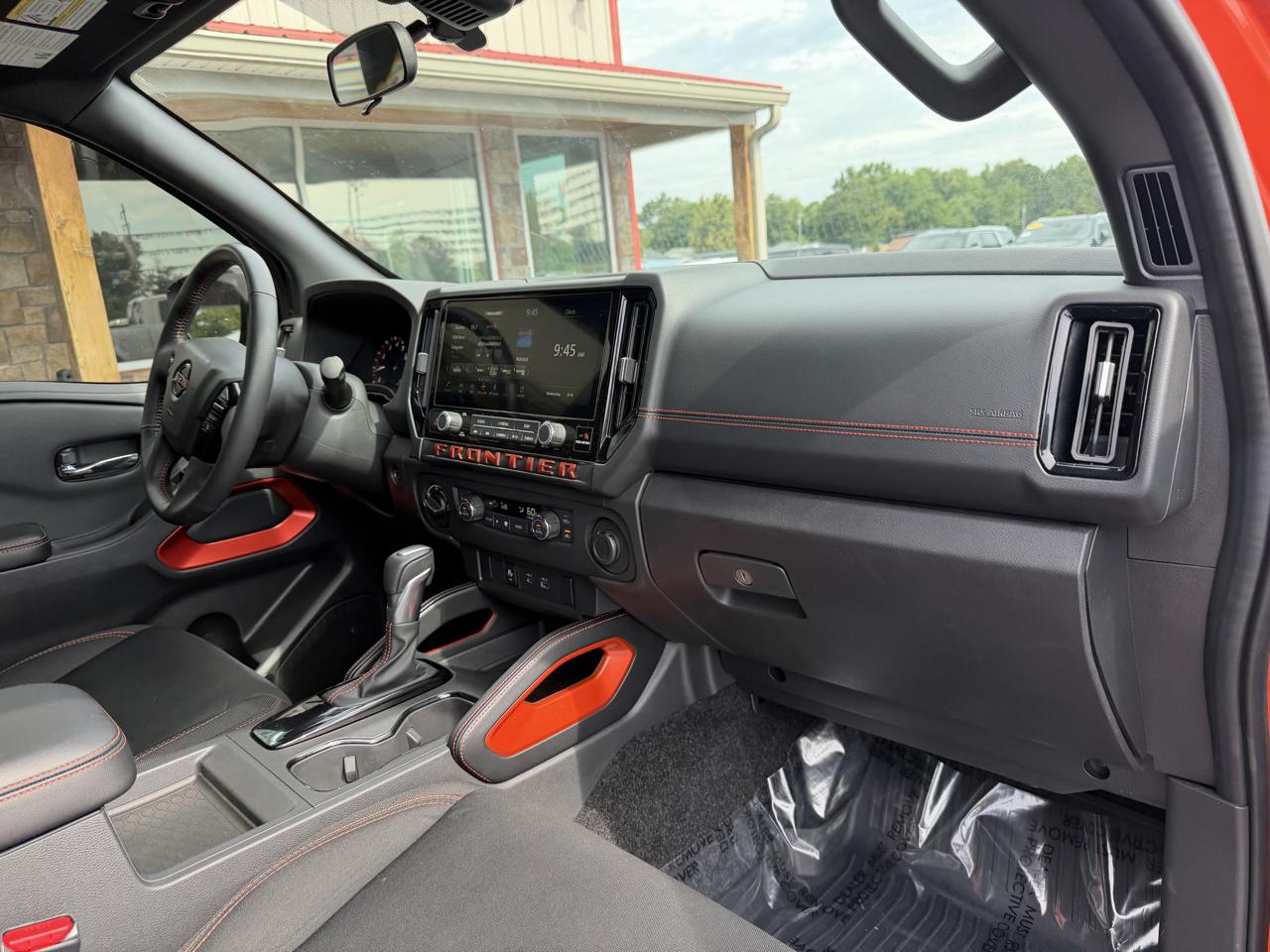 Nissan Frontier Crew Cab 4x4 PRO-4X 2025