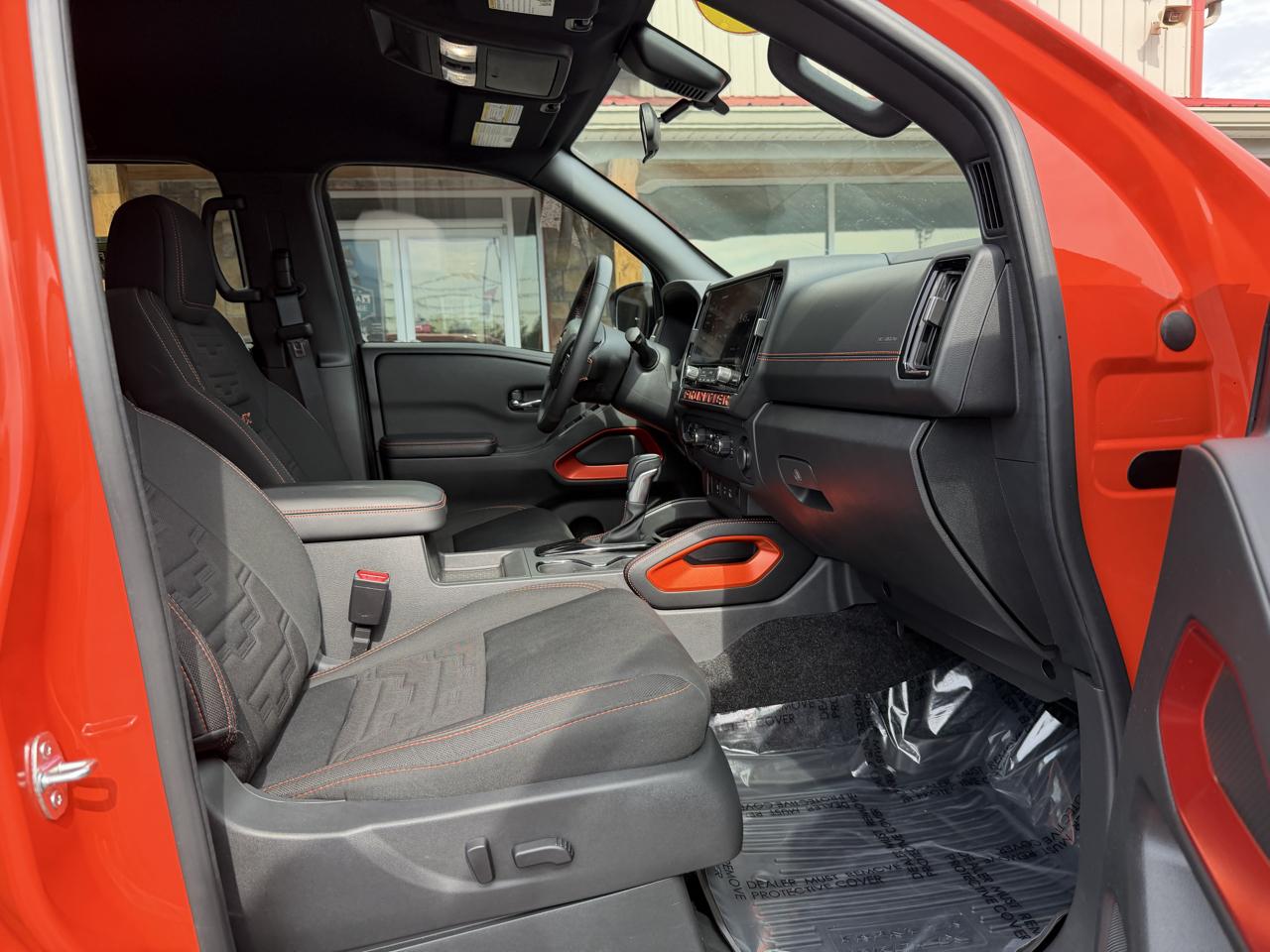Nissan Frontier Crew Cab 4x4 PRO-4X 2025