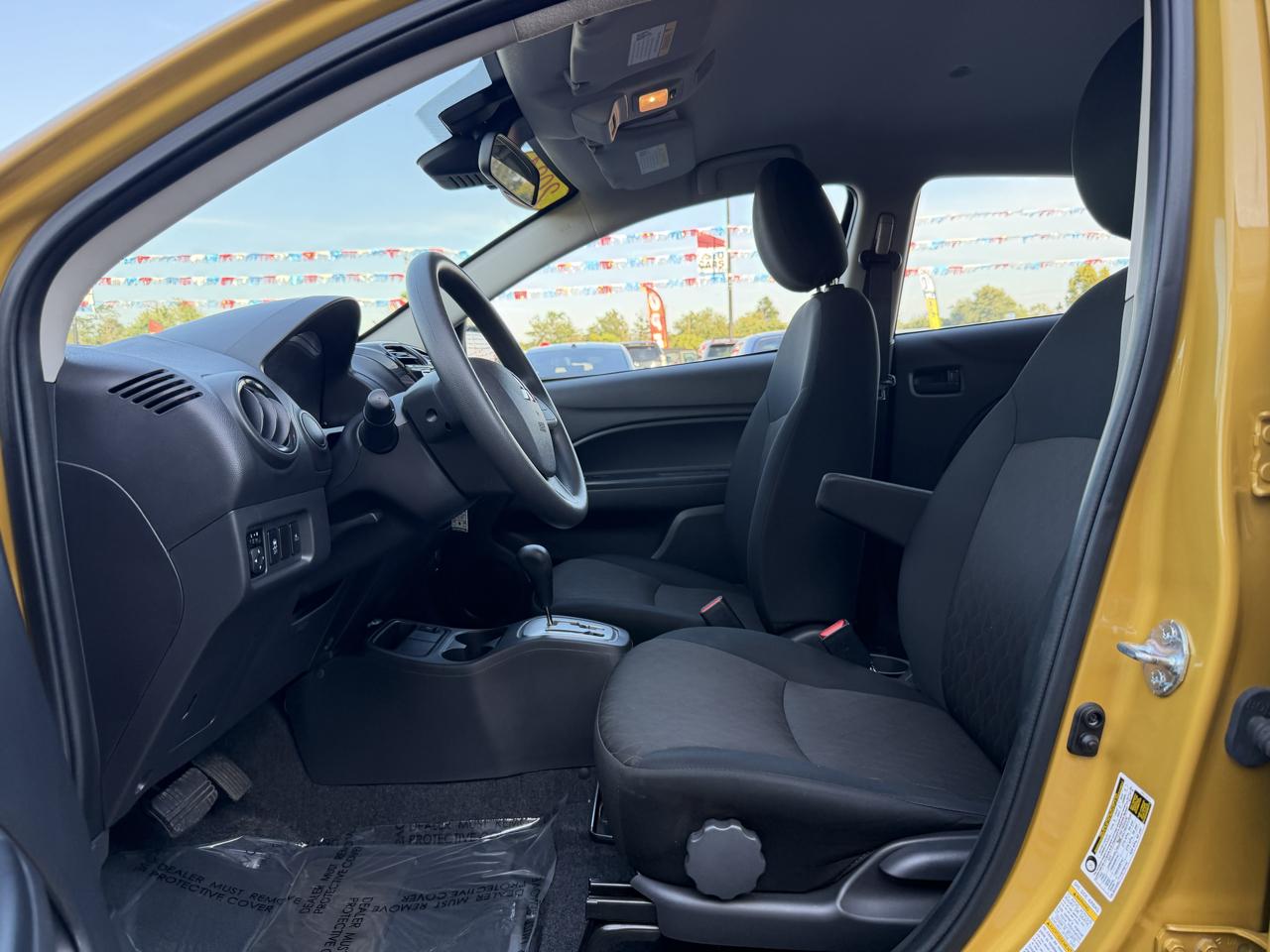 Mitsubishi Mirage ES CVT 2024