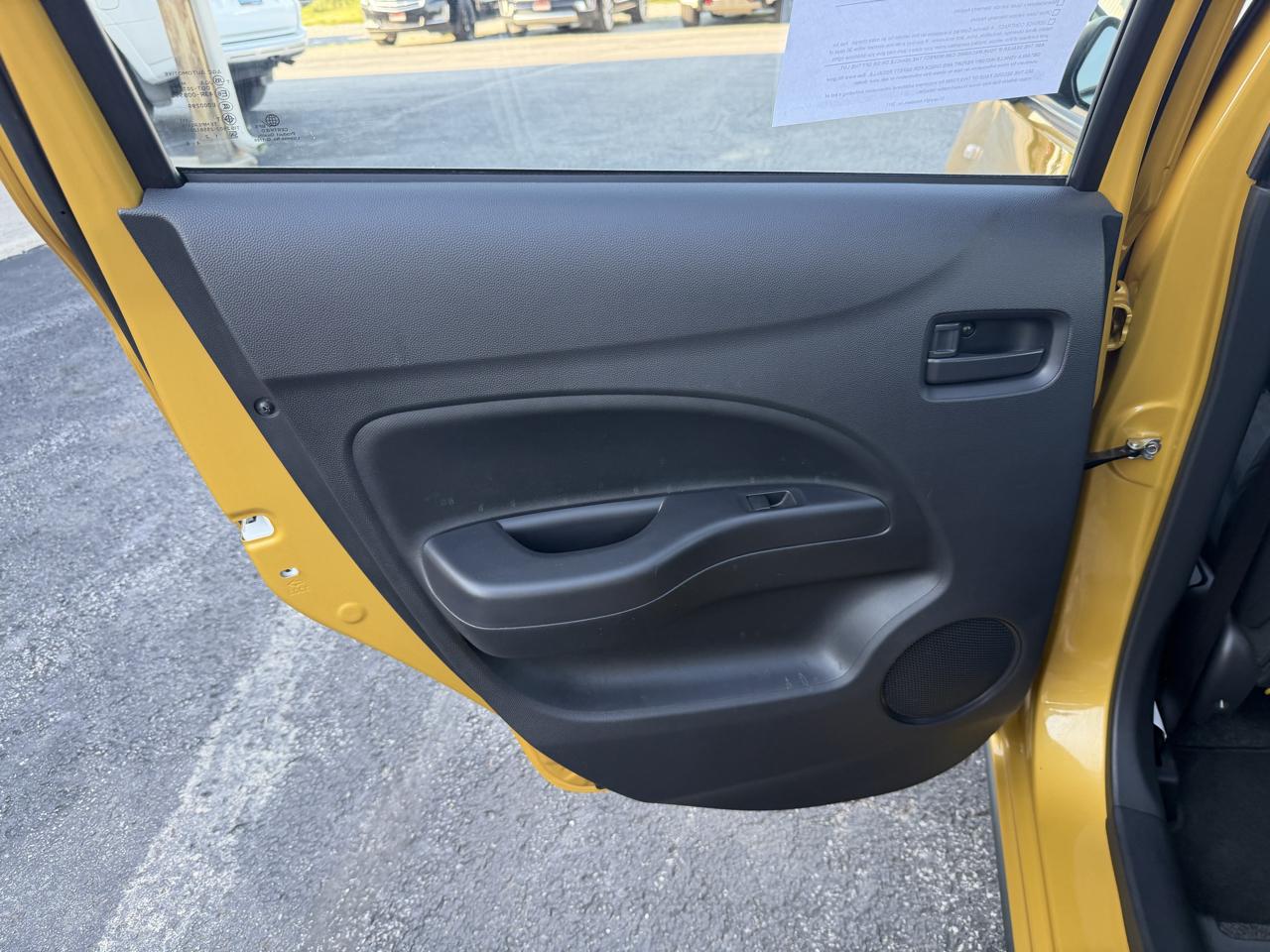Mitsubishi Mirage ES CVT 2024