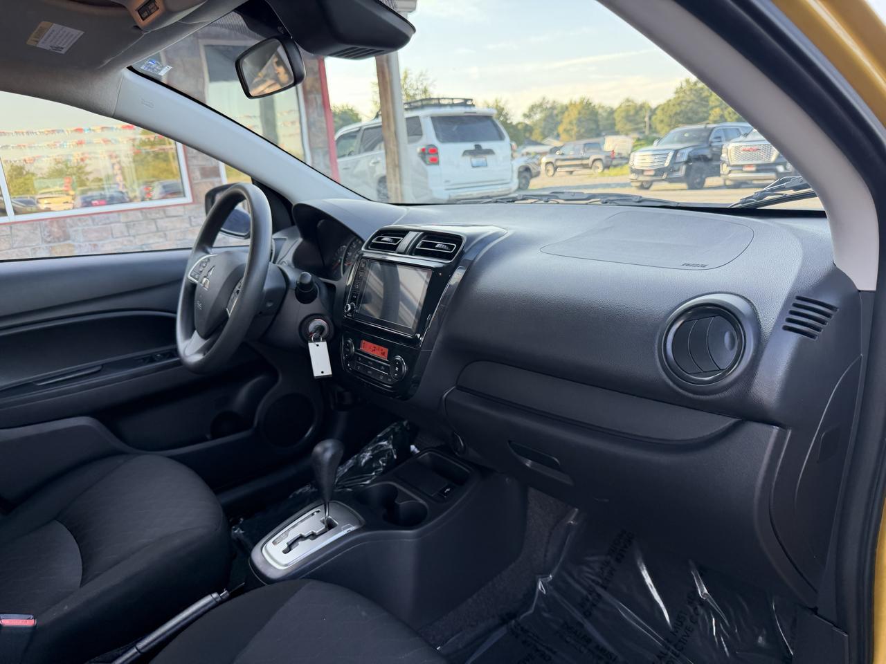 Mitsubishi Mirage ES CVT 2024