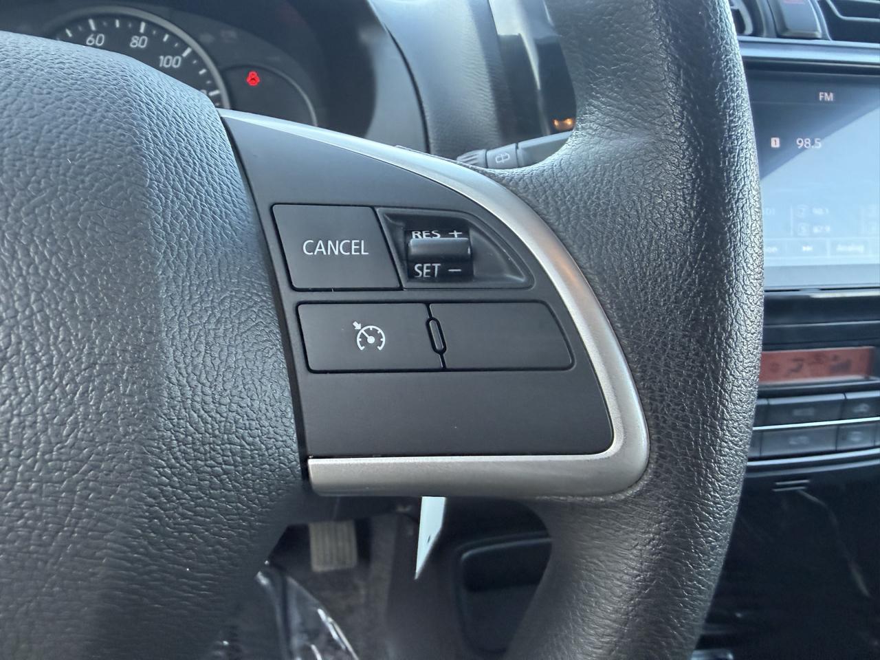 Mitsubishi Mirage ES CVT 2024
