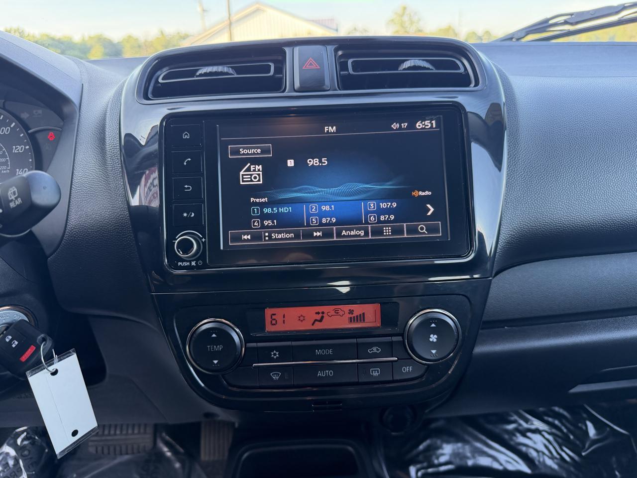 Mitsubishi Mirage ES CVT 2024