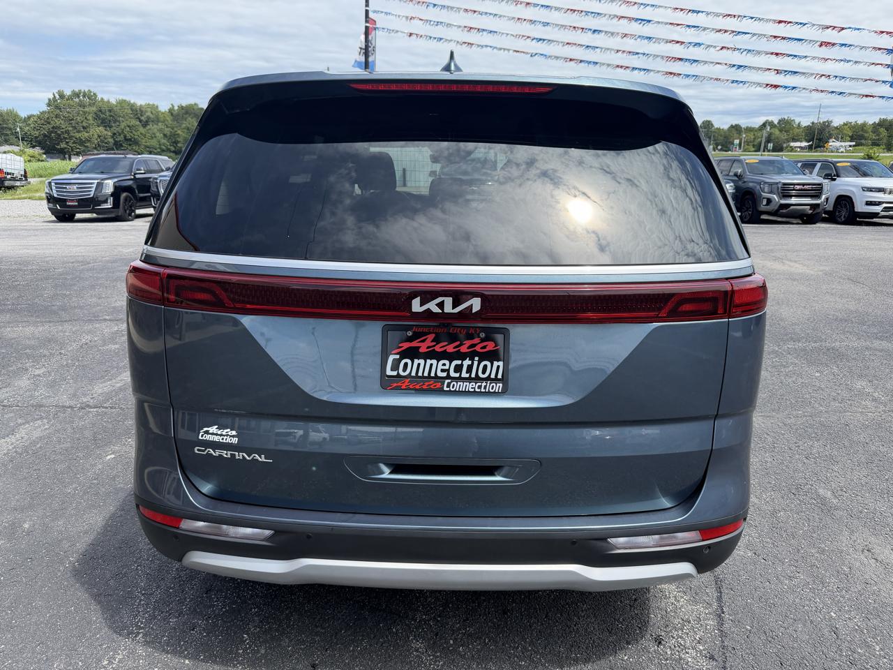 Kia Carnival EX FWD 2024