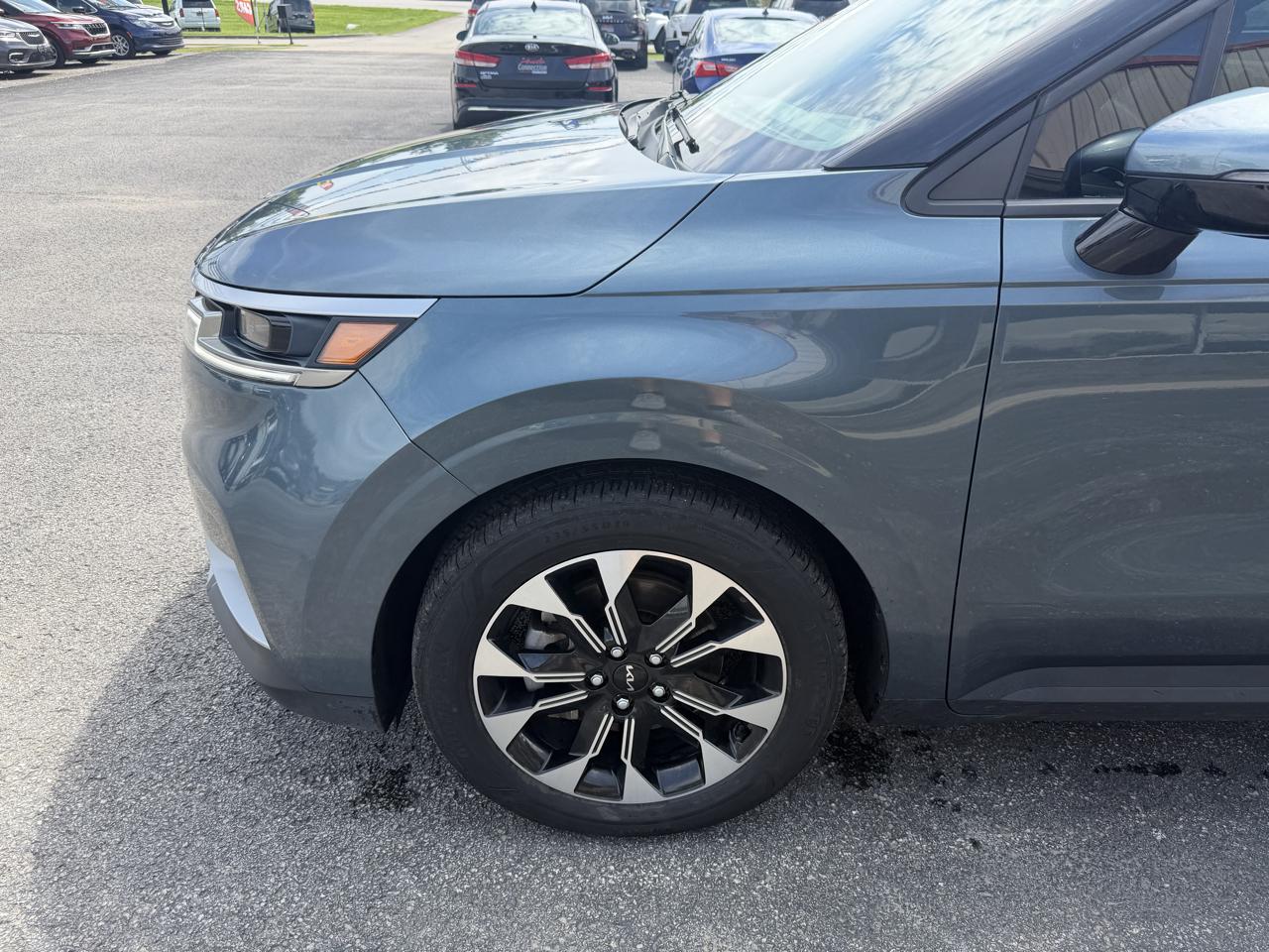 Kia Carnival EX FWD 2024