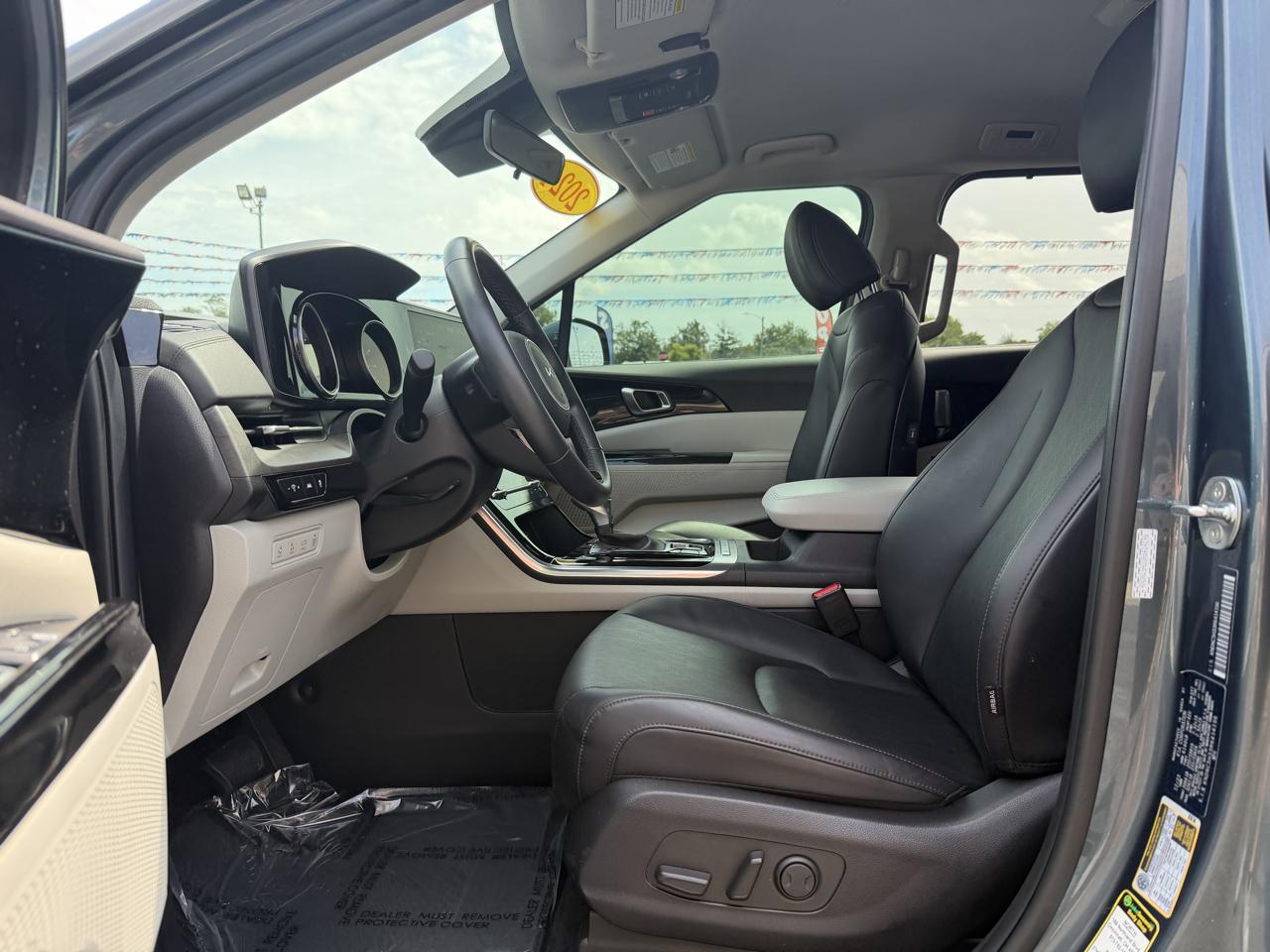 Kia Carnival EX FWD 2024