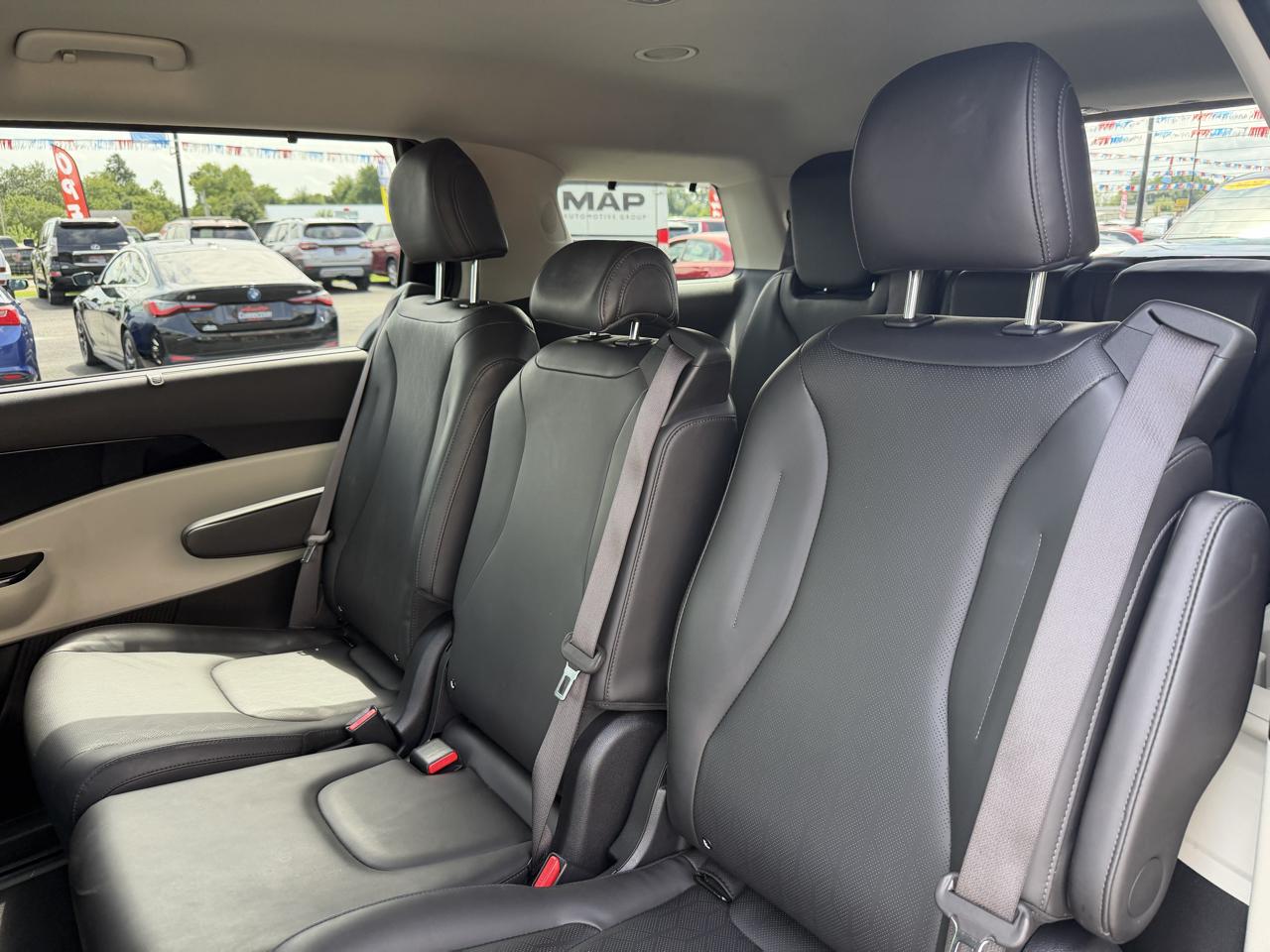 Kia Carnival EX FWD 2024