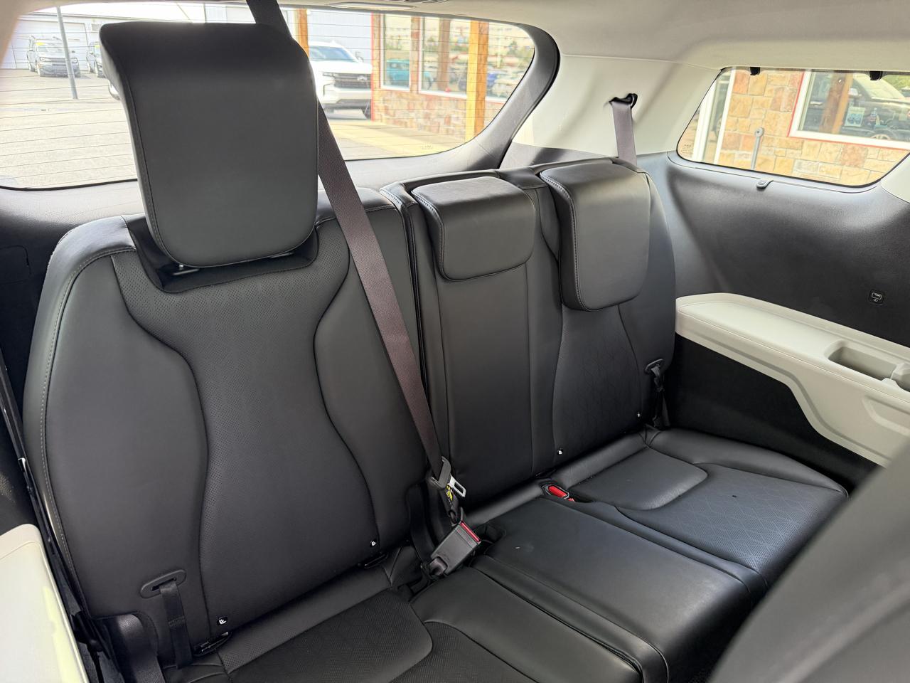 Kia Carnival EX FWD 2024