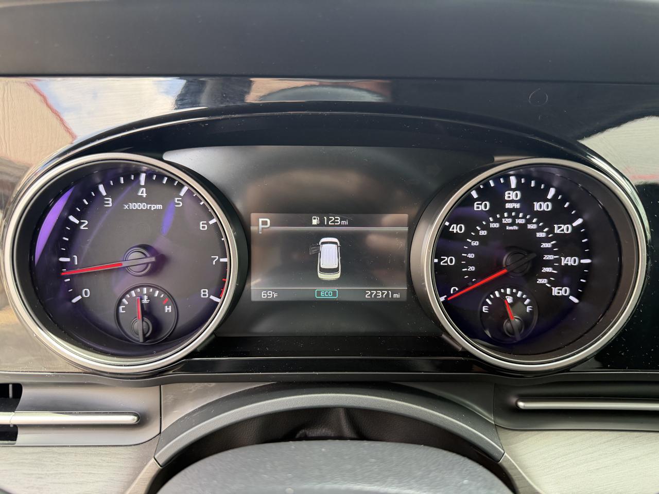 Kia Carnival EX FWD 2024