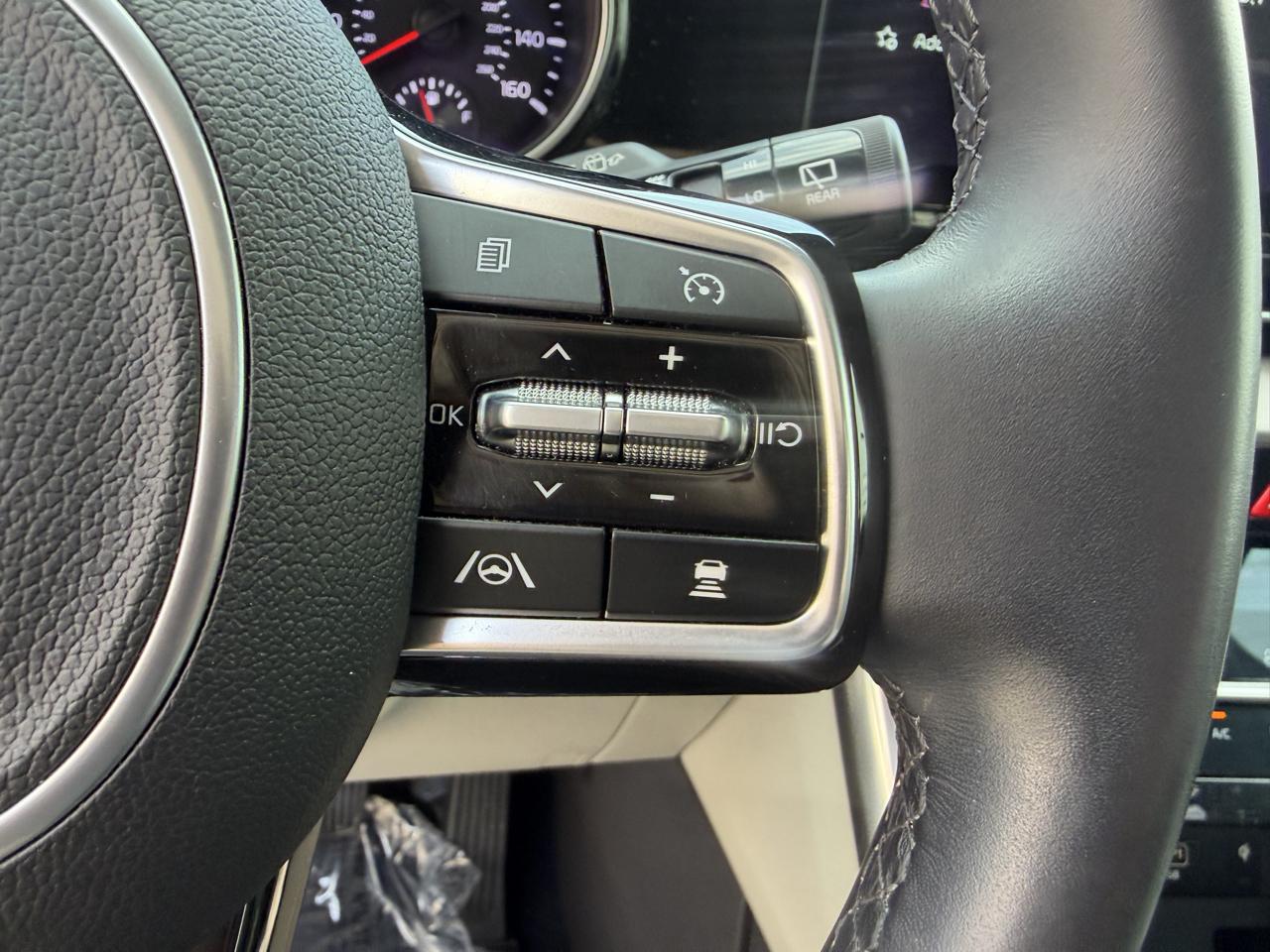 Kia Carnival EX FWD 2024