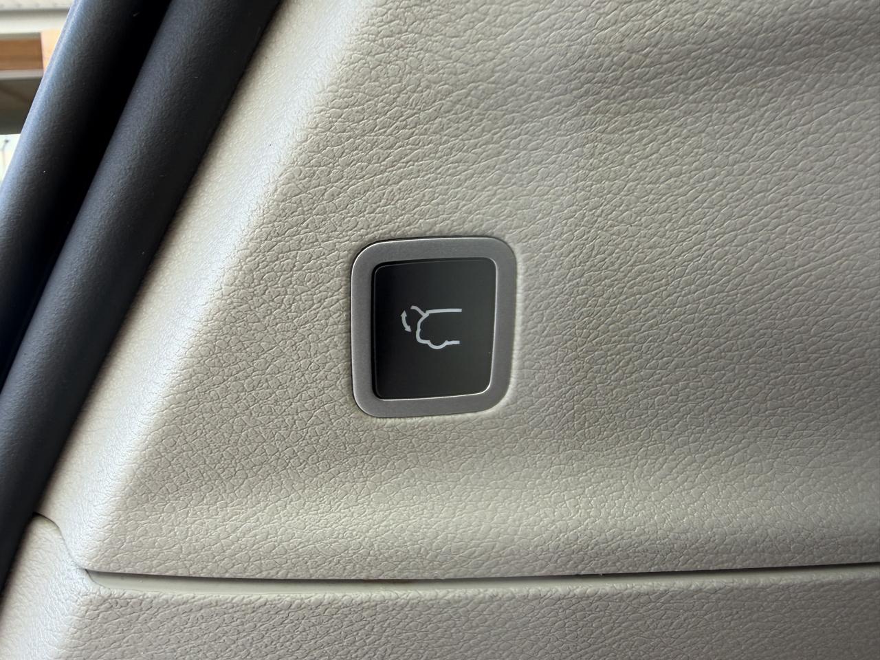 Chrysler Pacifica Touring L FWD 2023