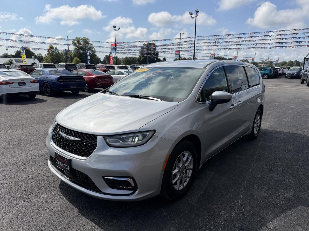Chrysler Pacifica Touring L FWD 2023