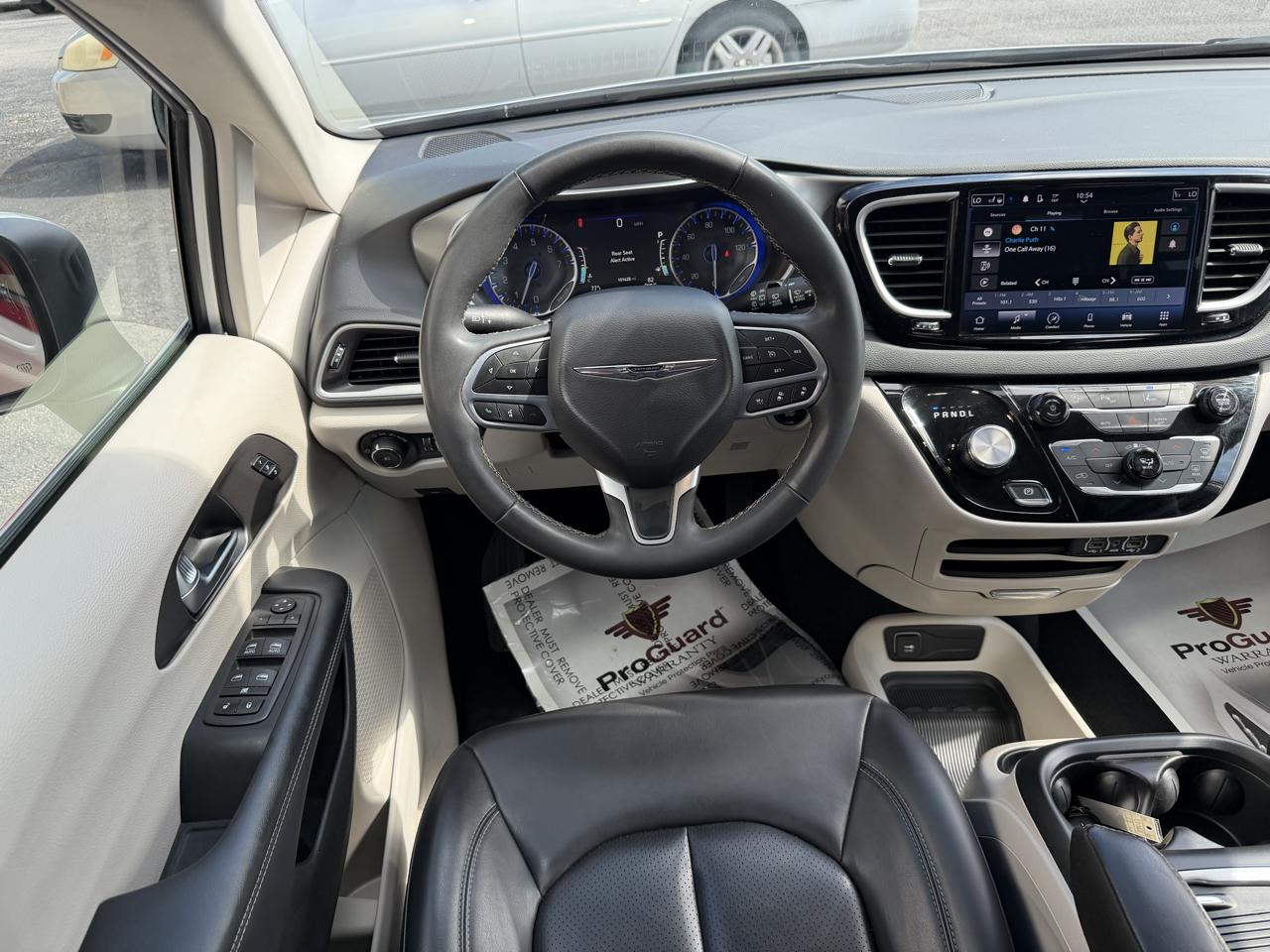Chrysler Pacifica Touring L FWD 2023