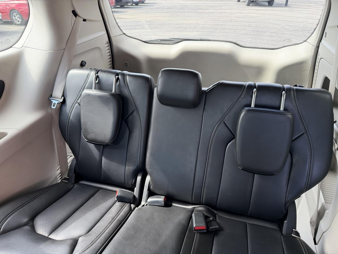 Chrysler Pacifica Touring L FWD 2023