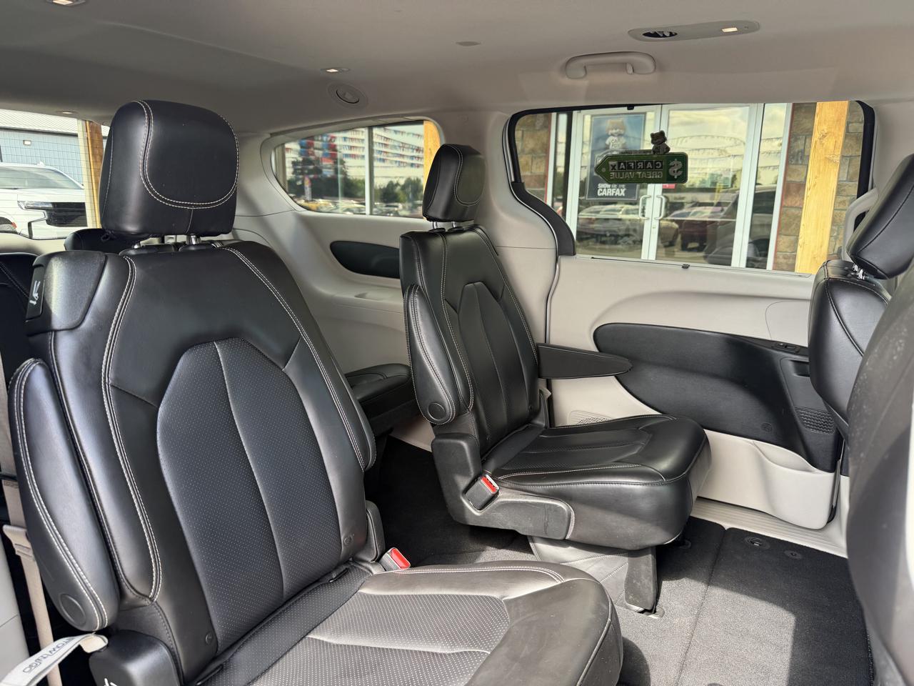 Chrysler Pacifica Touring L FWD 2023