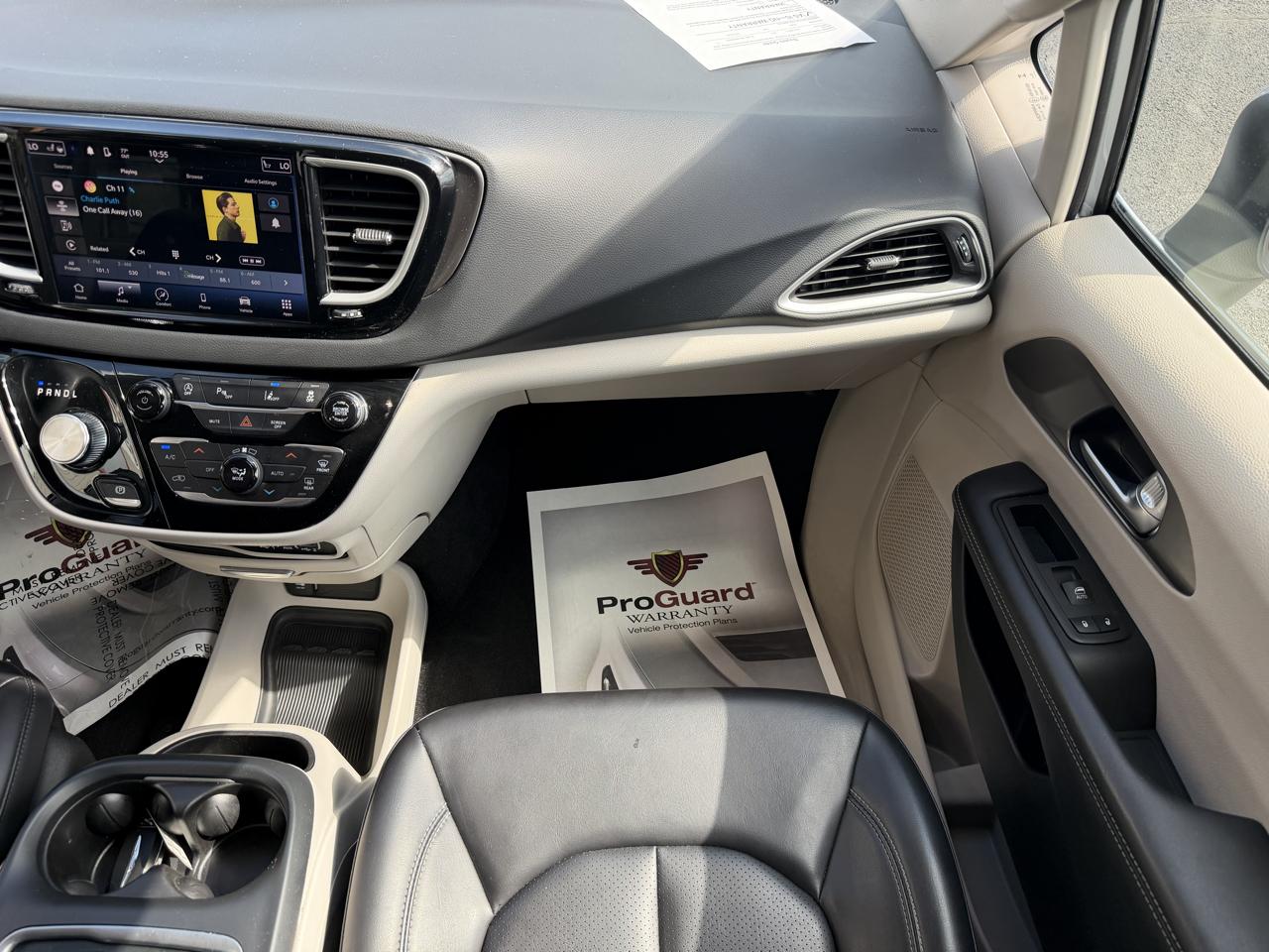Chrysler Pacifica Touring L FWD 2023