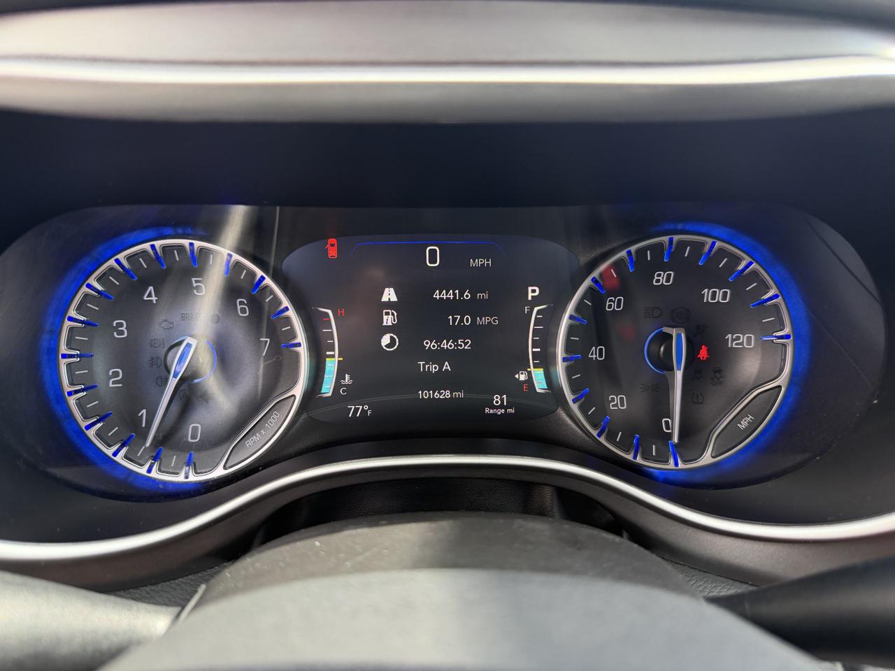 Chrysler Pacifica Touring L FWD 2023