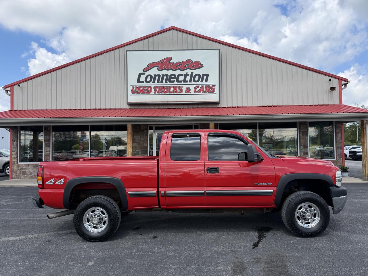 Chevrolet Silverado 2500HD Ext Cab 143.5" WB 4WD LS 2002
