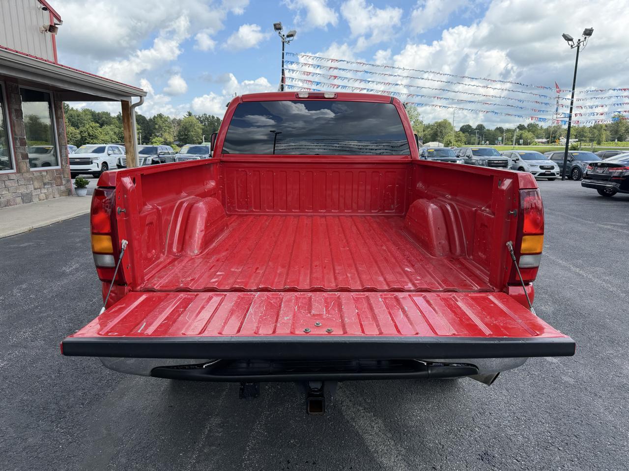 Chevrolet Silverado 2500HD Ext Cab 143.5" WB 4WD LS 2002
