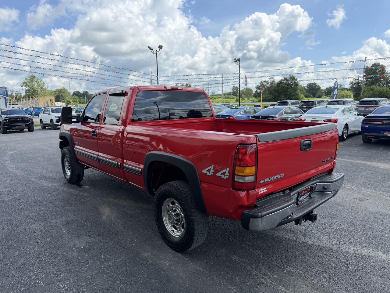 Chevrolet Silverado 2500HD Ext Cab 143.5" WB 4WD LS 2002
