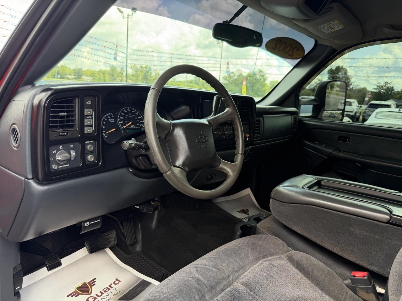 Chevrolet Silverado 2500HD Ext Cab 143.5" WB 4WD LS 2002