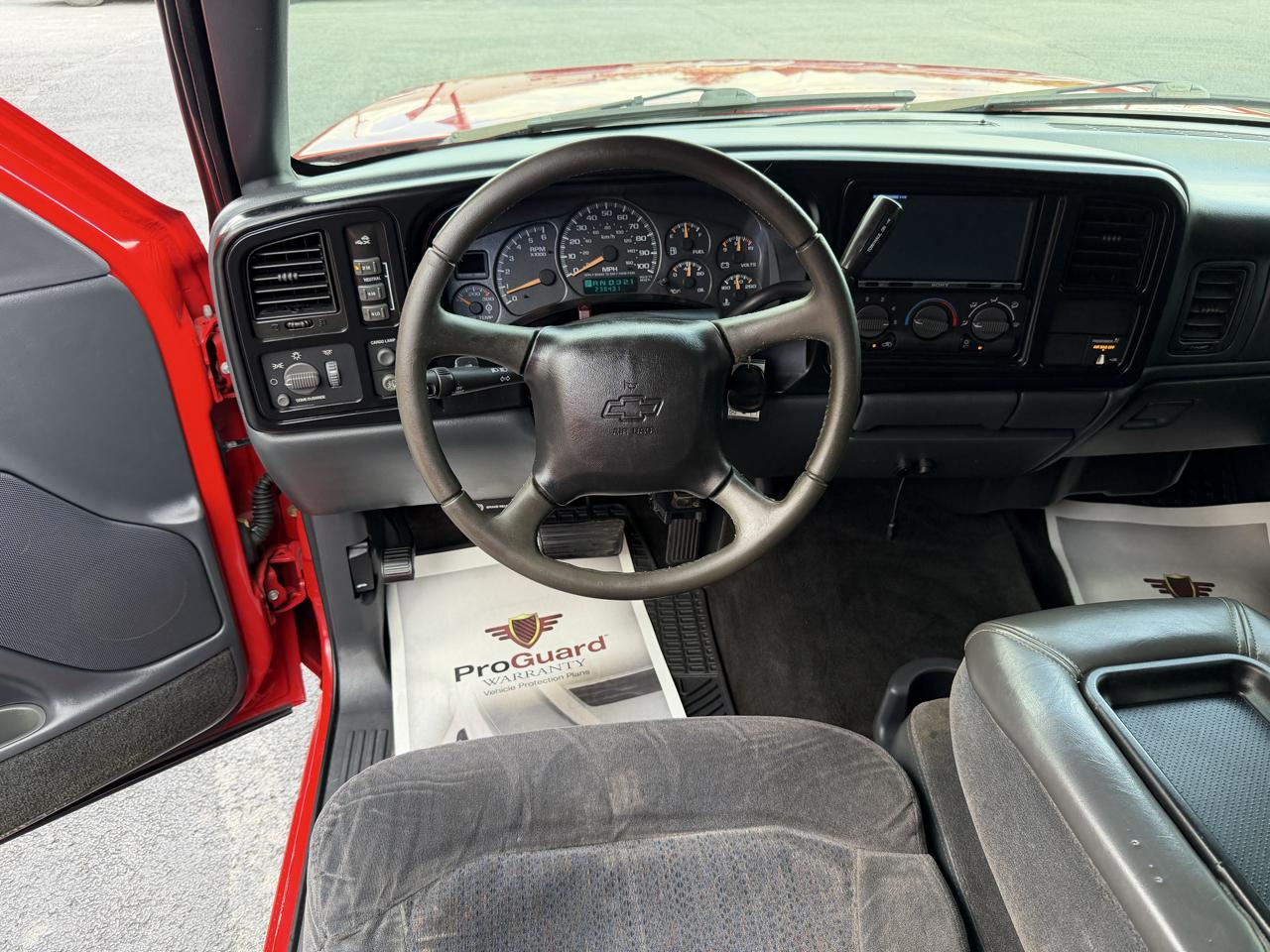 Chevrolet Silverado 2500HD Ext Cab 143.5" WB 4WD LS 2002
