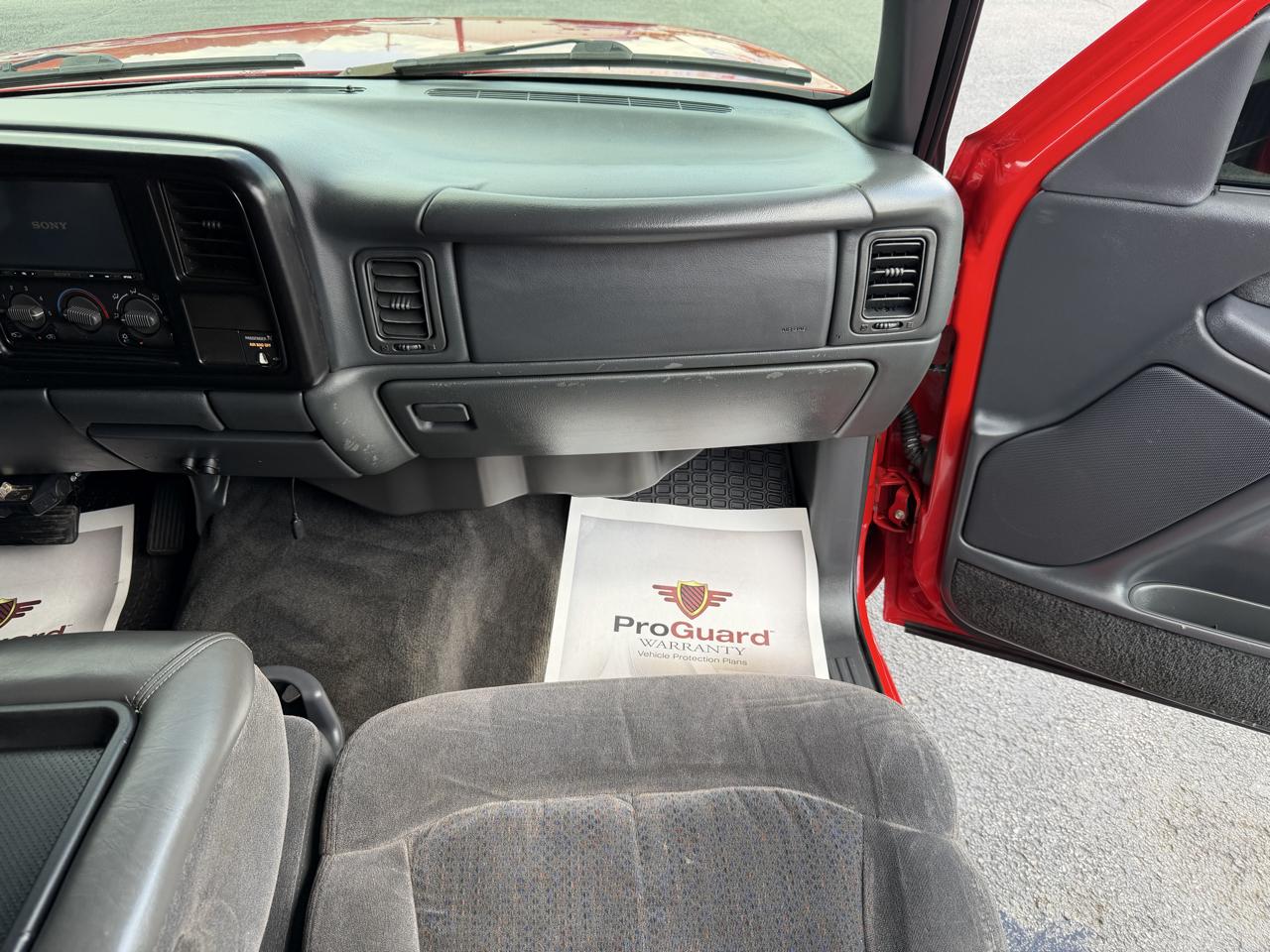 Chevrolet Silverado 2500HD Ext Cab 143.5" WB 4WD LS 2002