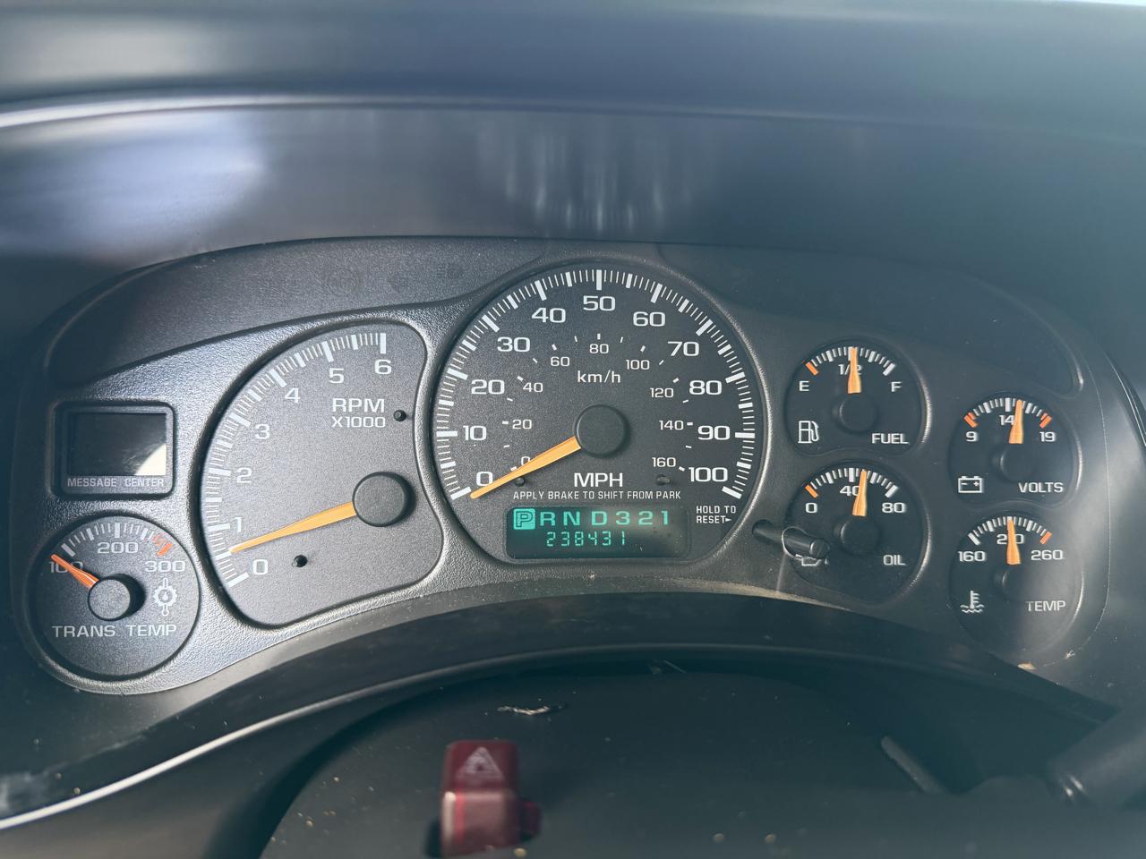 Chevrolet Silverado 2500HD Ext Cab 143.5" WB 4WD LS 2002
