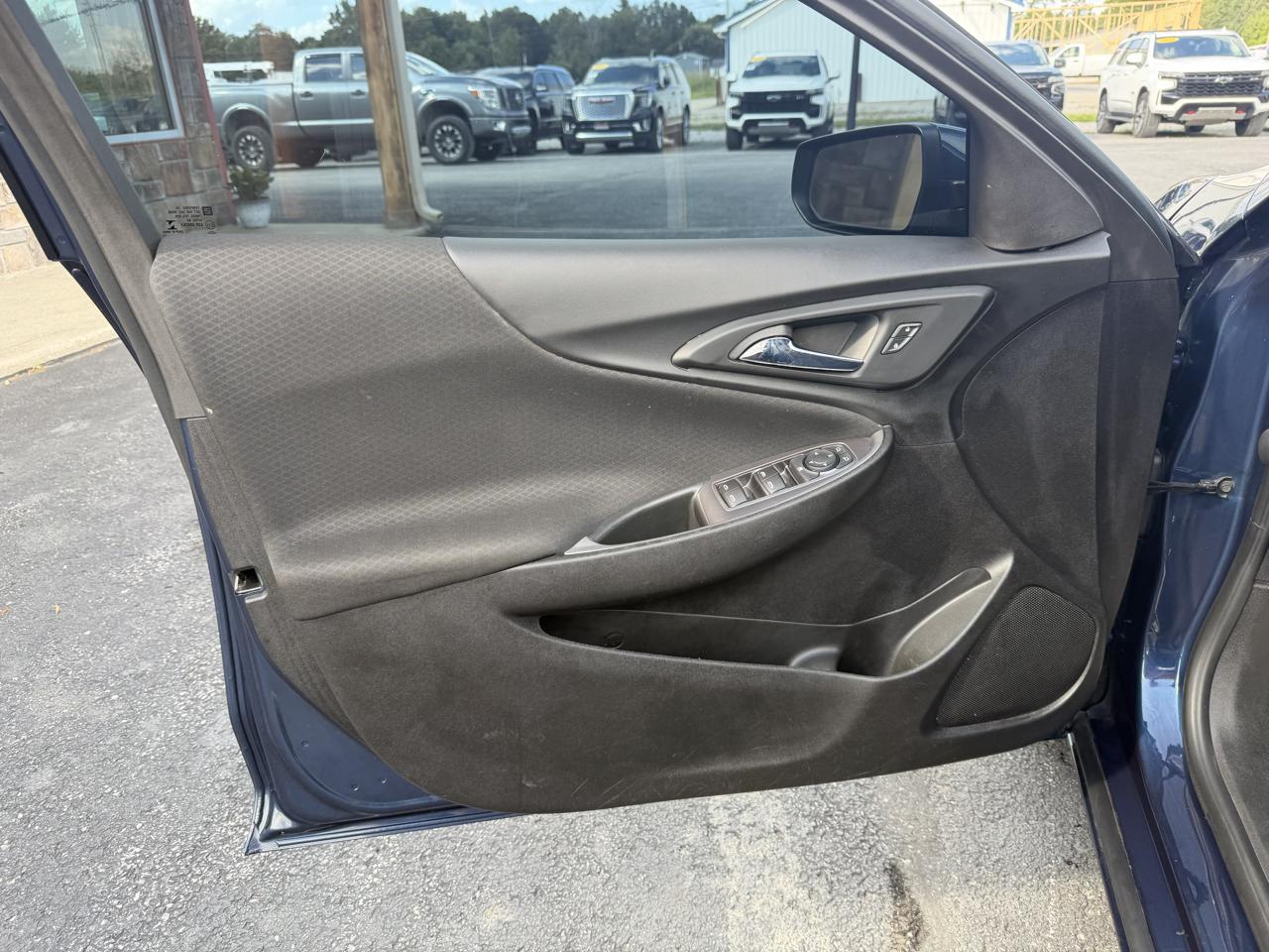 Chevrolet Malibu 4dr Sdn LT 2022