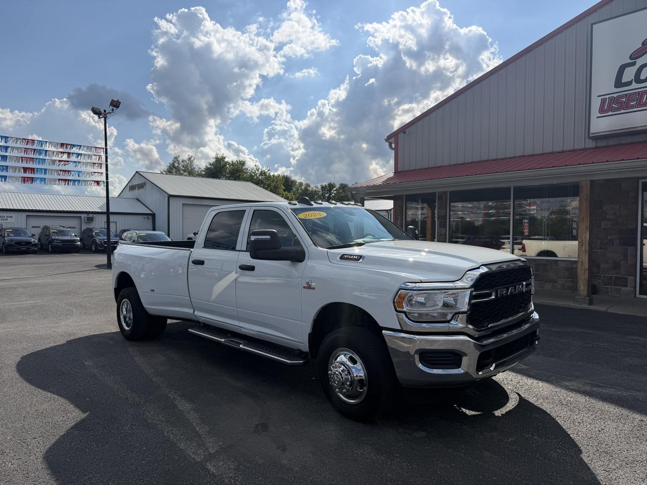 2024 RAM 3500 Tradesman 4x4 Crew Cab 8' Box