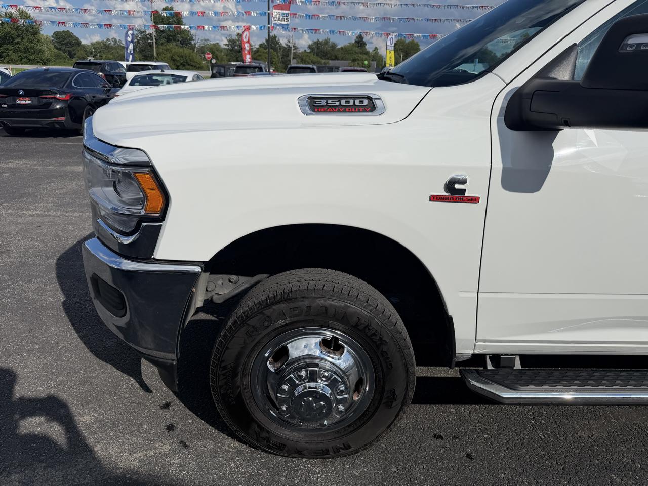 RAM 3500 Tradesman 4x4 Crew Cab 8' Box 2024