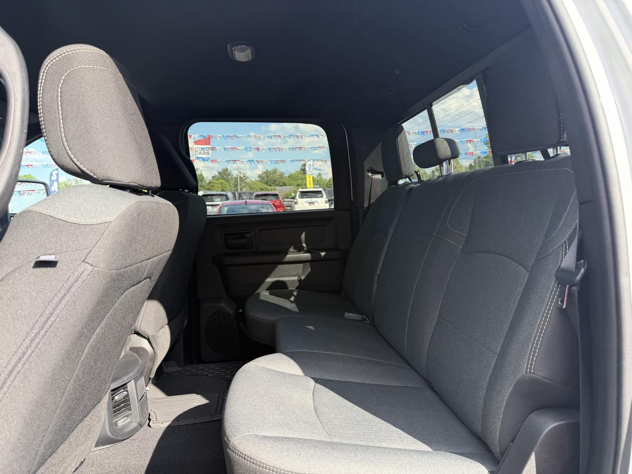 RAM 3500 Tradesman 4x4 Crew Cab 8' Box 2024