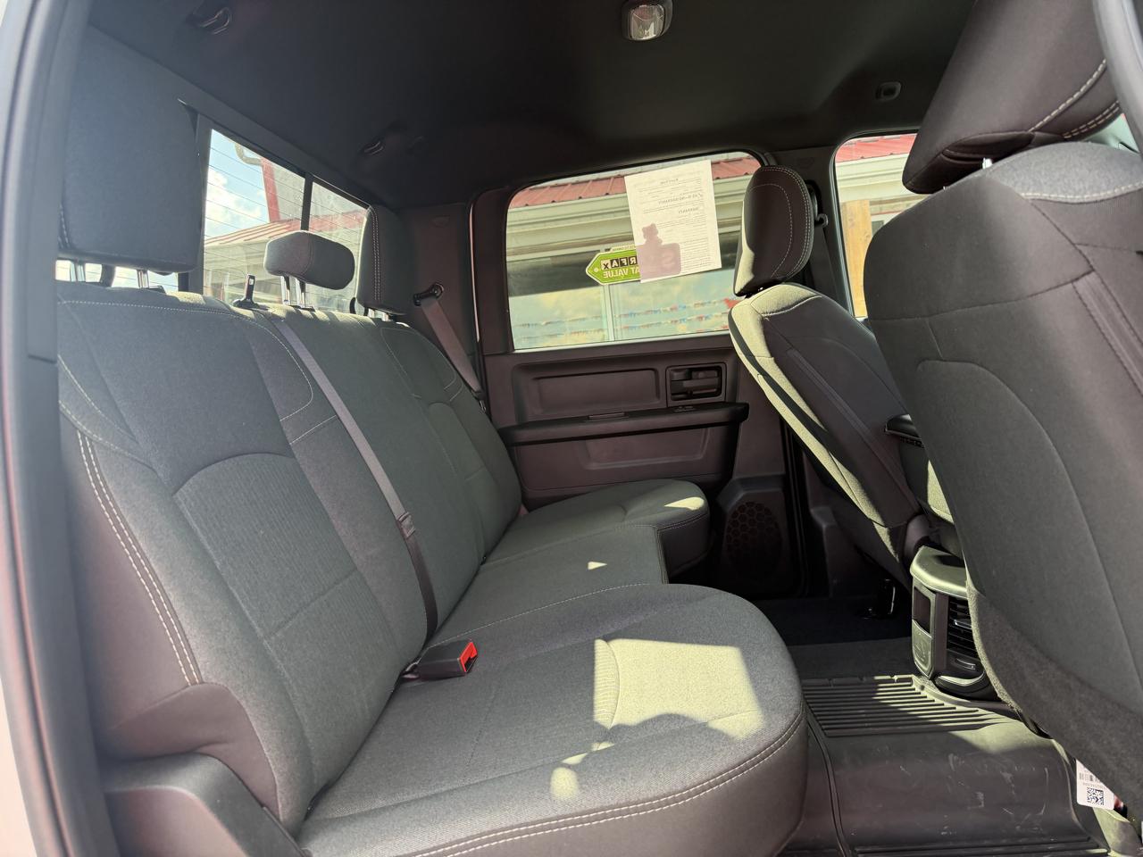 RAM 3500 Tradesman 4x4 Crew Cab 8' Box 2024