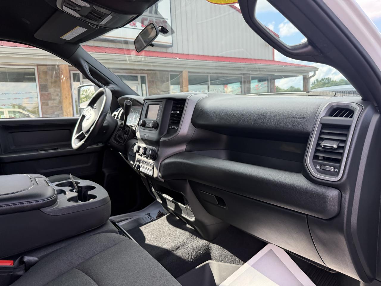 RAM 3500 Tradesman 4x4 Crew Cab 8' Box 2024