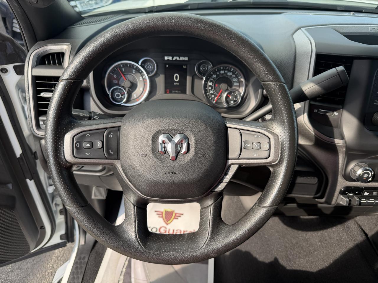 RAM 3500 Tradesman 4x4 Crew Cab 8' Box 2024
