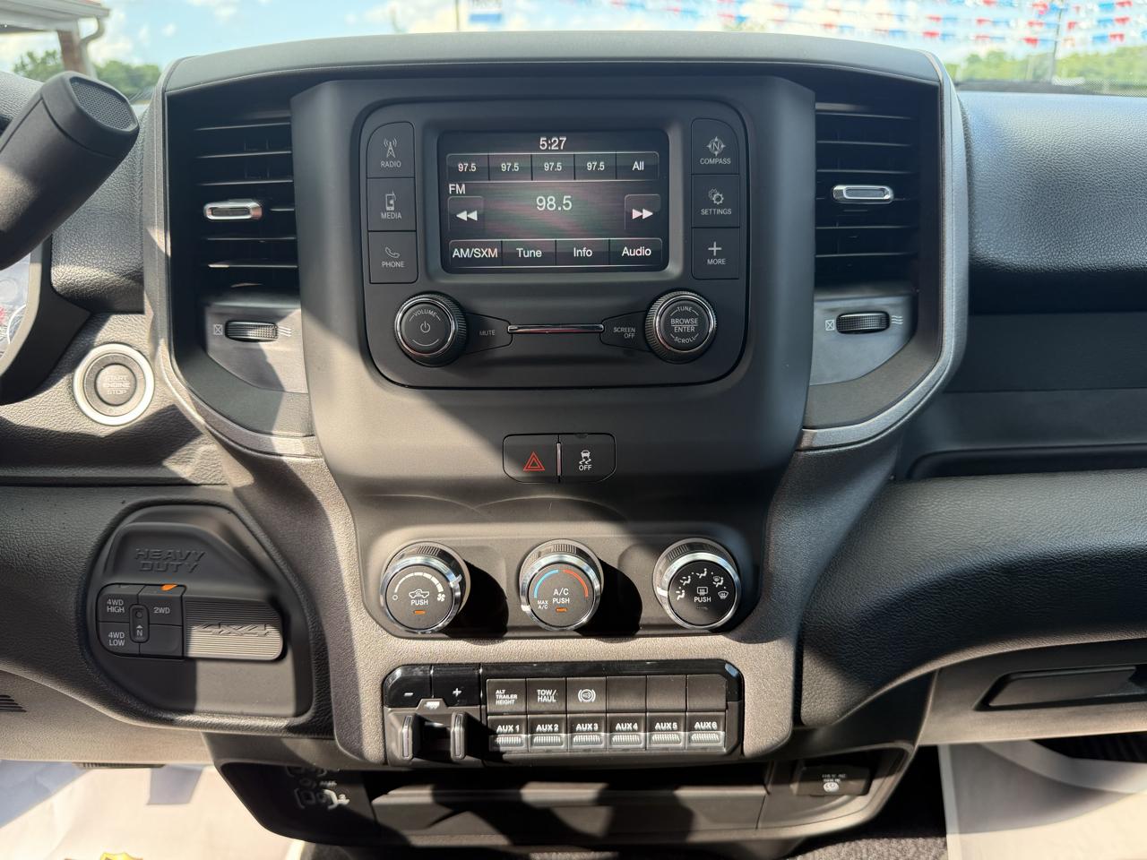 RAM 3500 Tradesman 4x4 Crew Cab 8' Box 2024