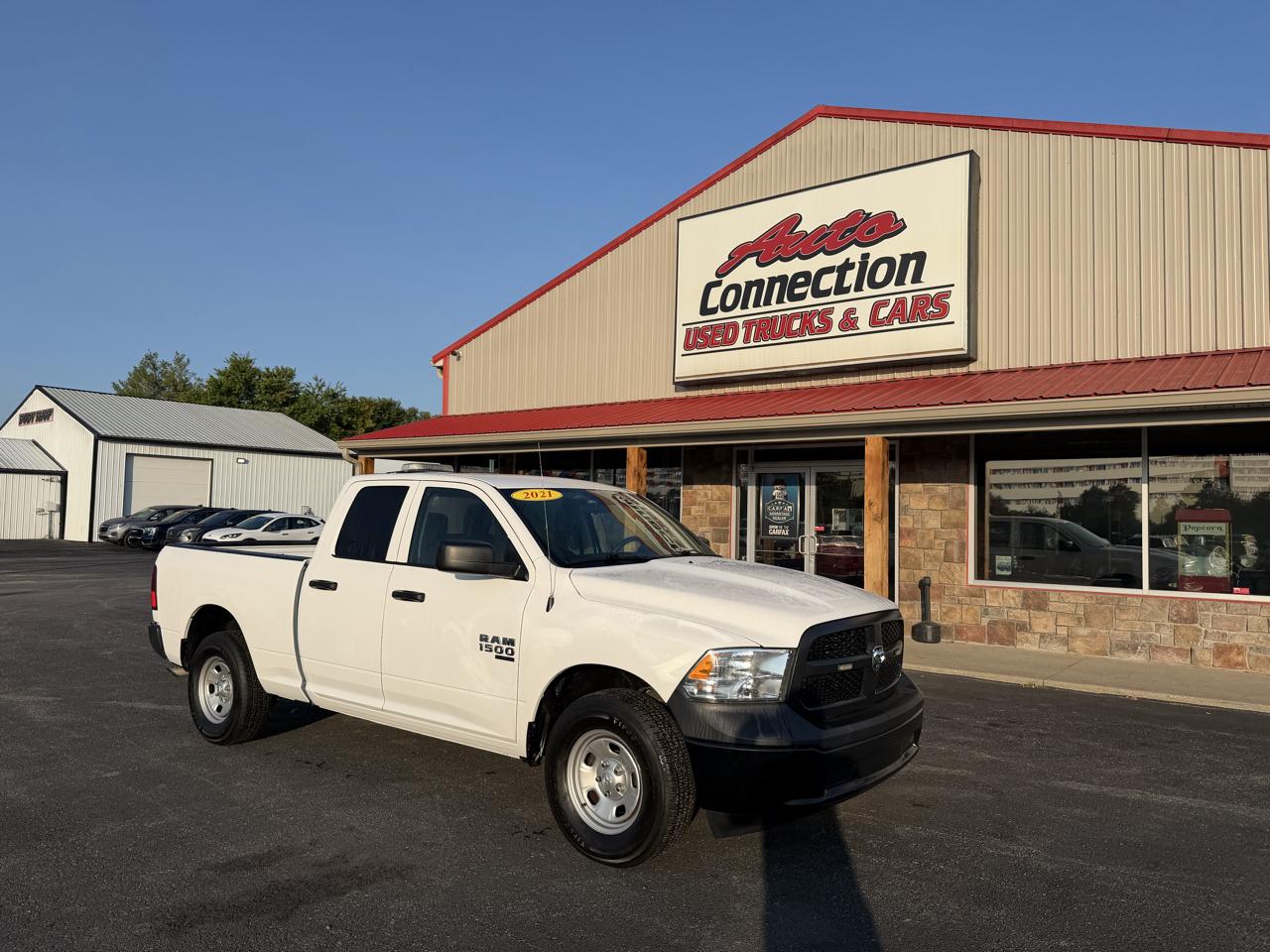 RAM 1500 Classic Tradesman 4x4 Quad Cab 6'4" Box 2021