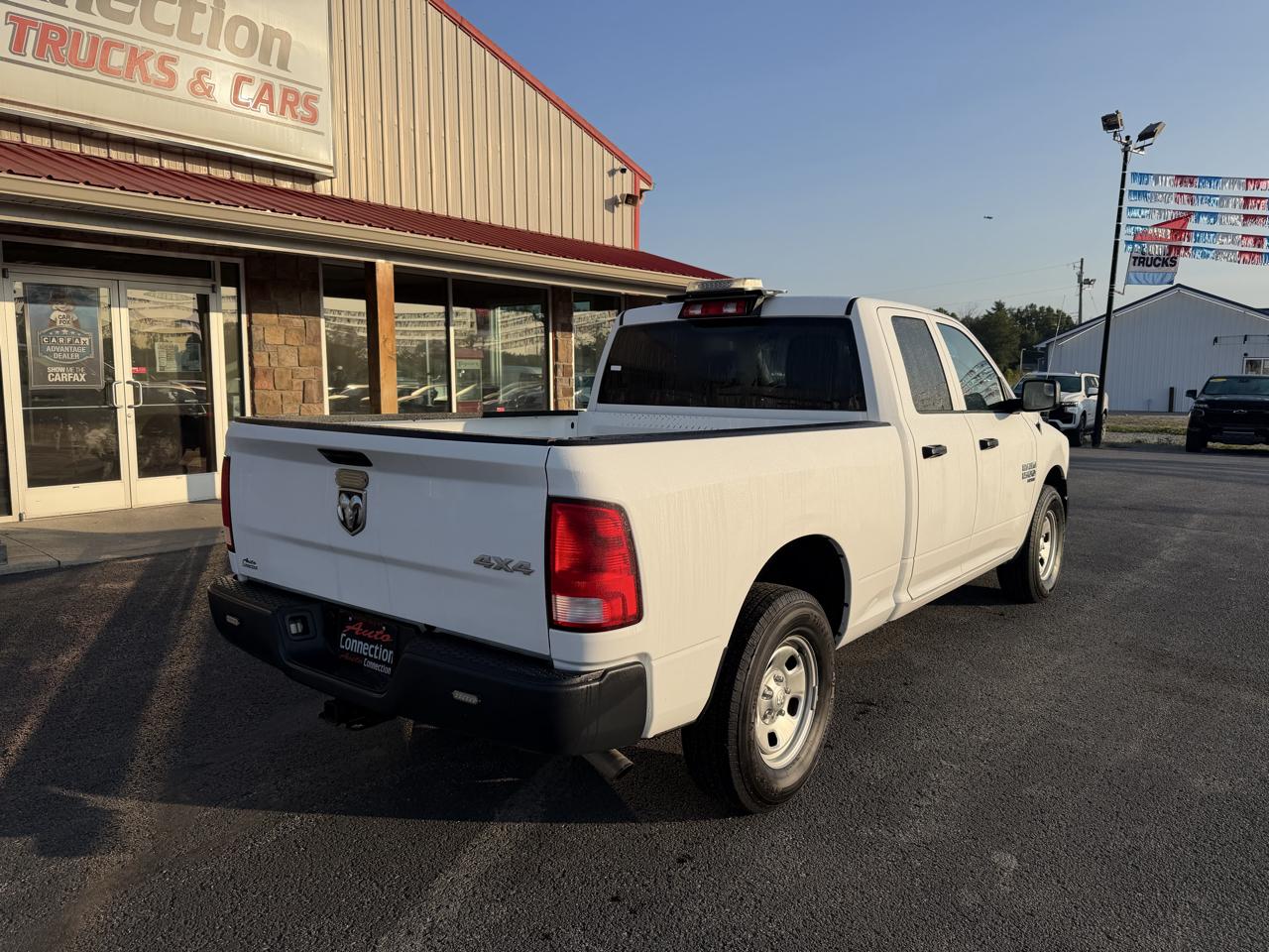 RAM 1500 Classic Tradesman 4x4 Quad Cab 6'4" Box 2021