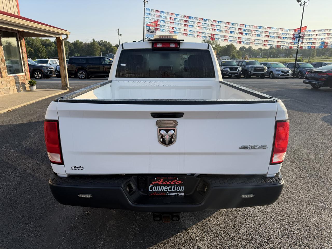 RAM 1500 Classic Tradesman 4x4 Quad Cab 6'4" Box 2021