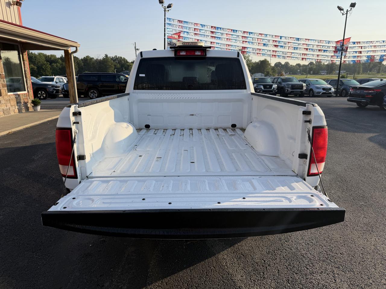 RAM 1500 Classic Tradesman 4x4 Quad Cab 6'4" Box 2021